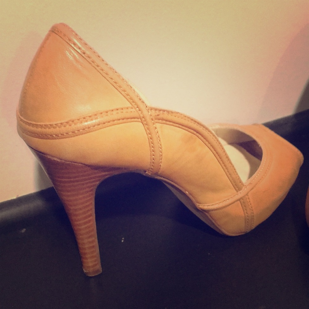 - Max Studio Platform Pumps